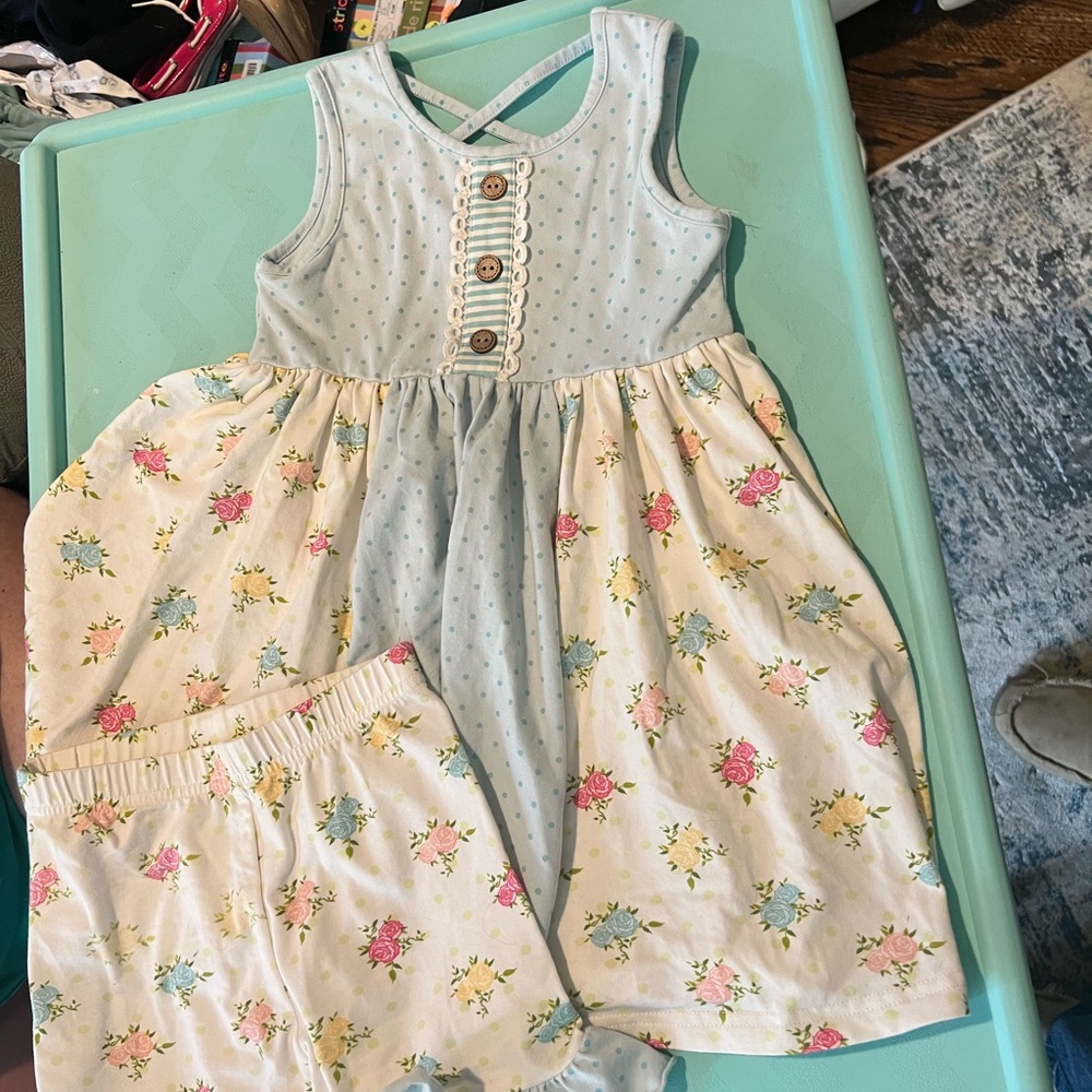 Serendipity Ruffle Short Set Size 4 - Picture 2 of 3